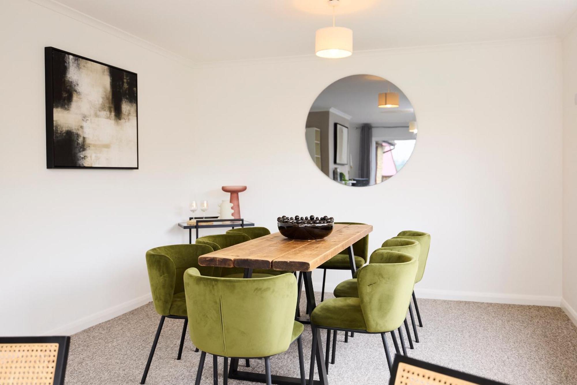 The Garden House - Spacious 5-bed With Garden & Balcony Apartment *