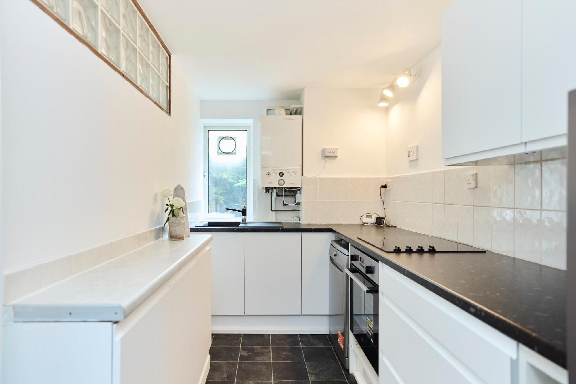 The Garden House - Spacious 5-bed With Garden & Balcony Appartement *